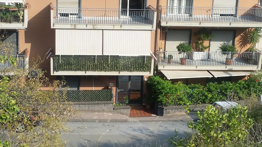 Baia Giardini Apartments ภายนอก รูปภาพ