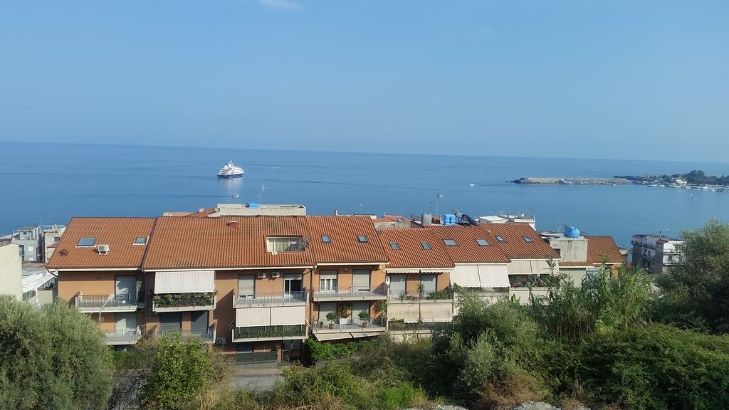 Baia Giardini Apartments ภายนอก รูปภาพ