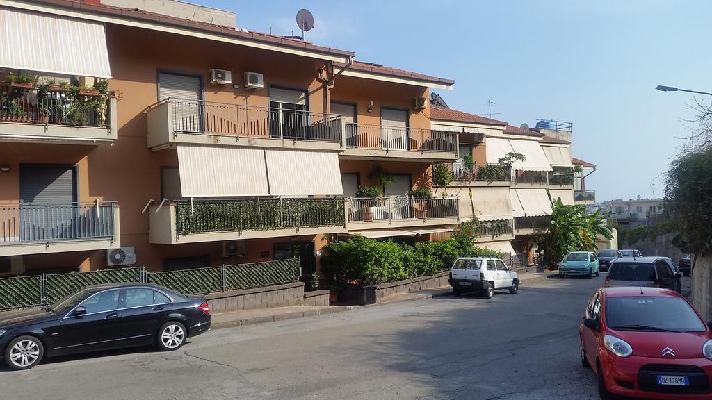 Baia Giardini Apartments ภายนอก รูปภาพ