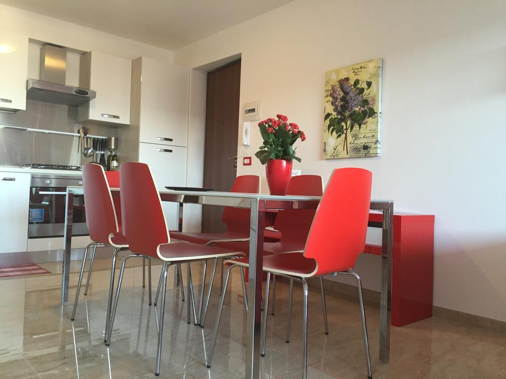 Baia Giardini Apartments ภายนอก รูปภาพ