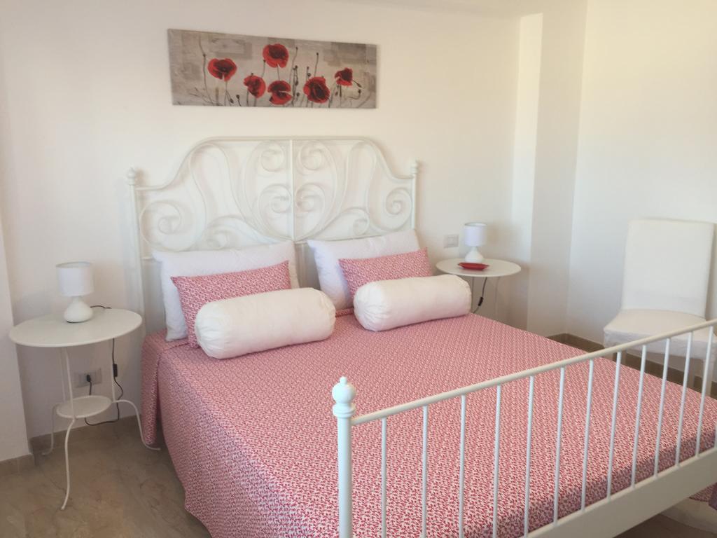 Baia Giardini Apartments ภายนอก รูปภาพ